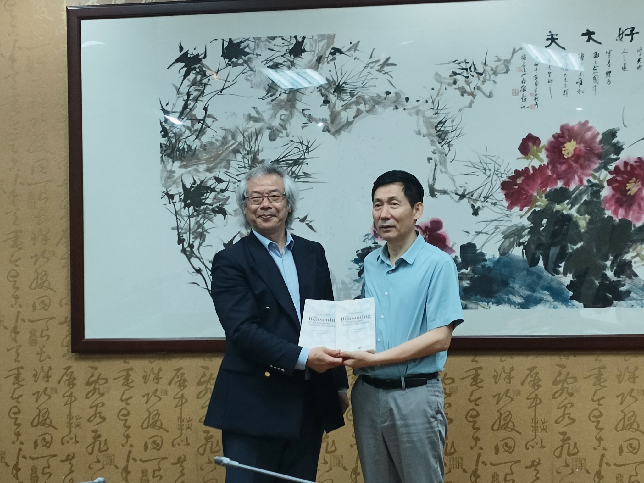 欧洲校友会会长一行来2026世界杯官网交流