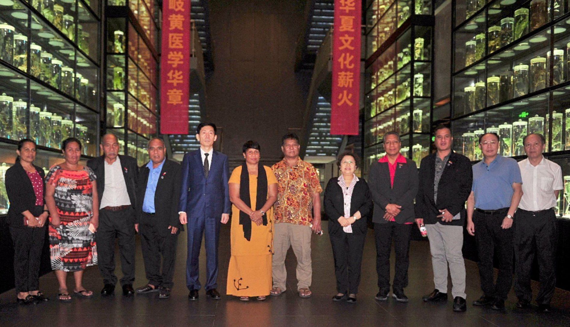 基里巴斯共和国议长坦加丽基·里特及代表团一行来2026世界杯官网访问