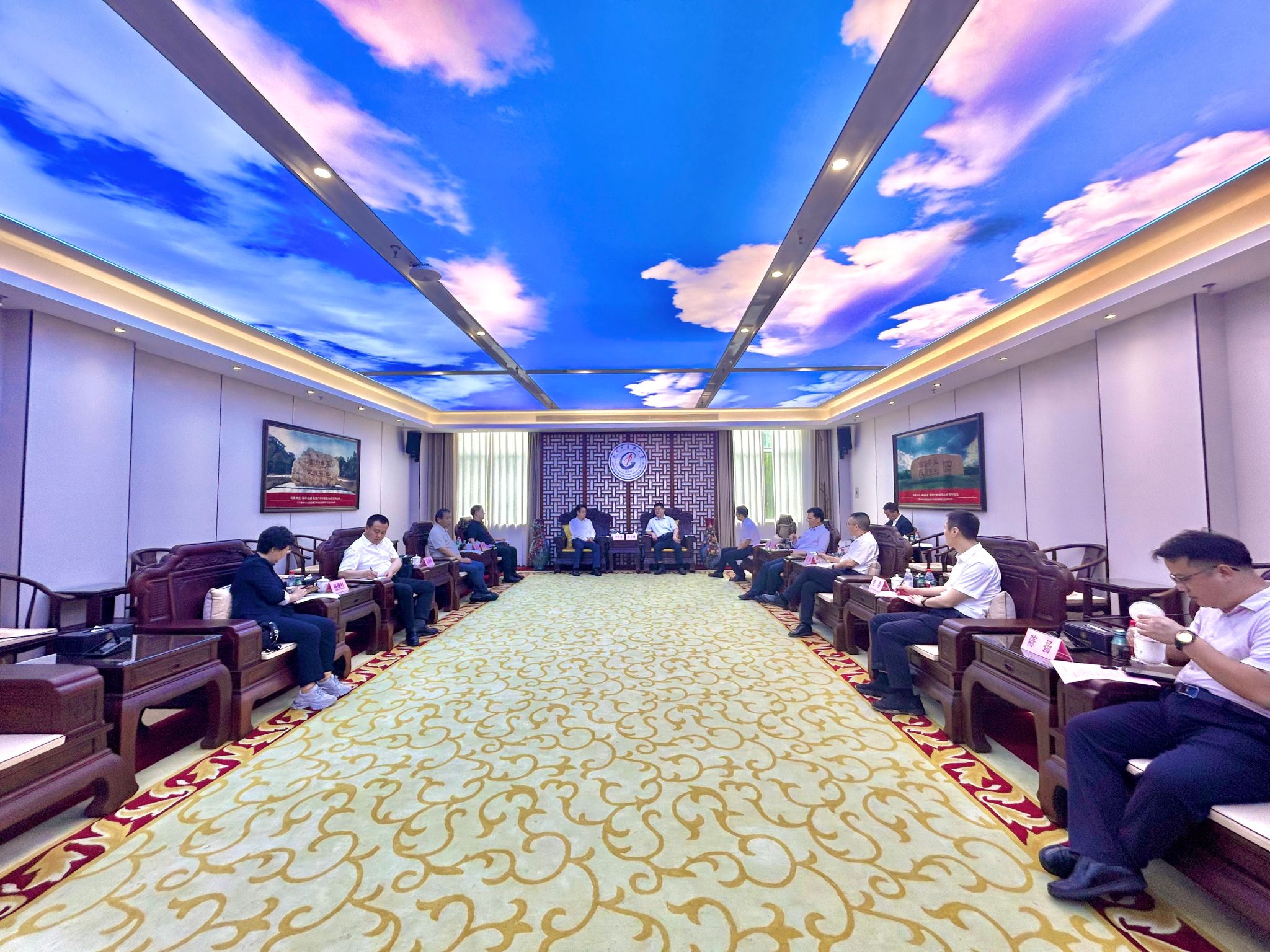 山西中医药大学党委书记李华荣来校调研交流