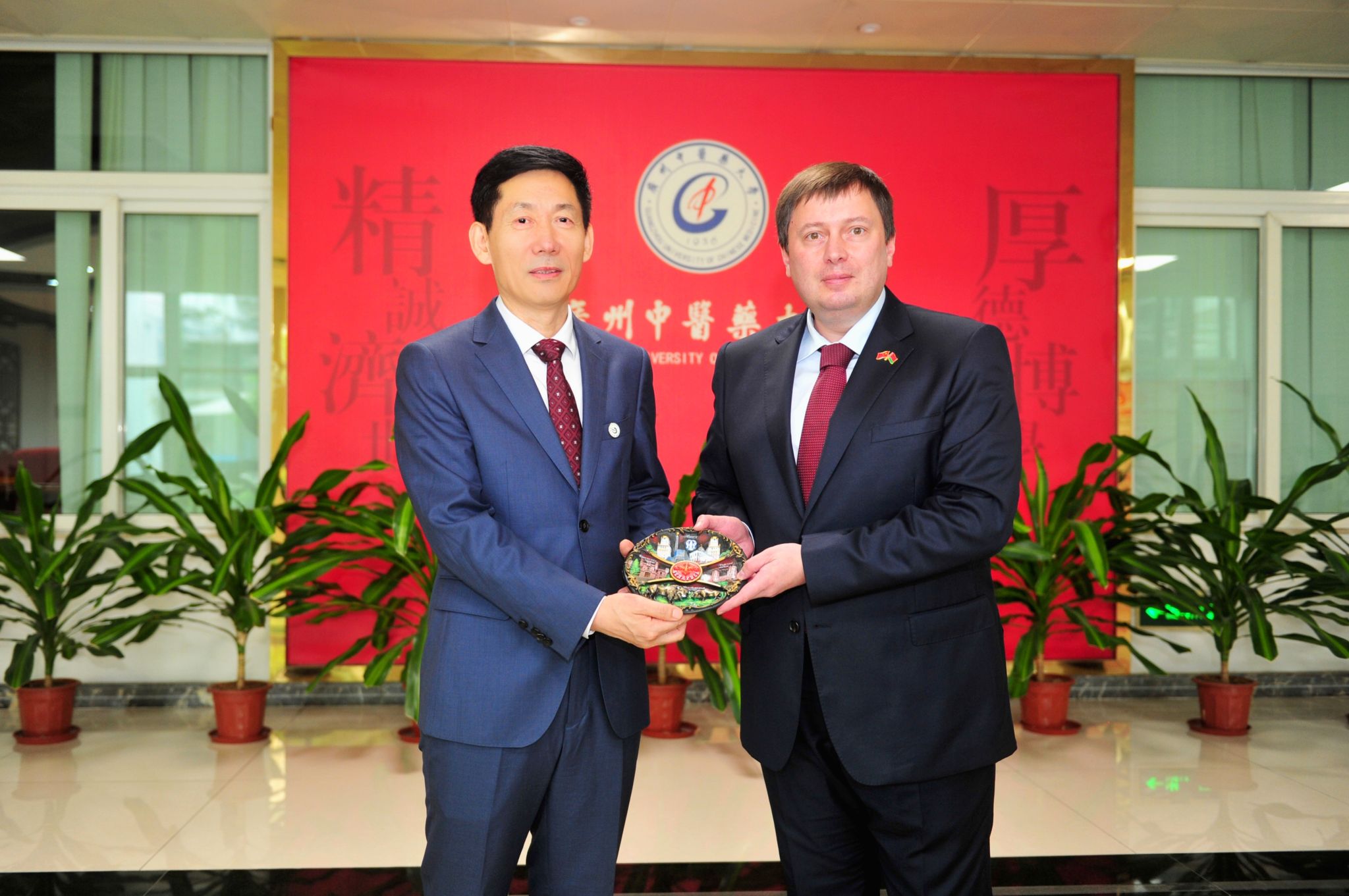 白俄罗斯共和国驻广州总领事馆代表团来2026世界杯官网访问